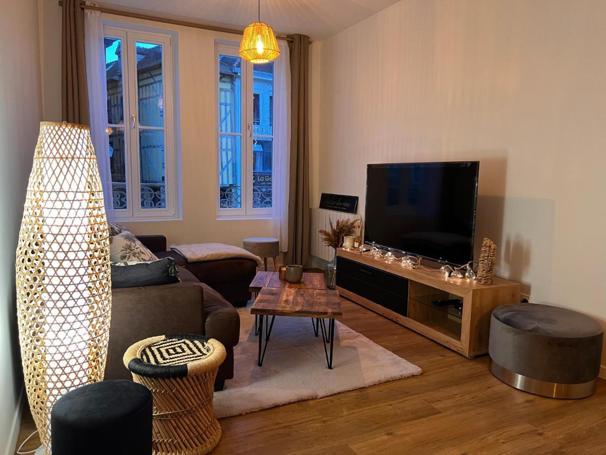 La Boheme Apartment Троа Екстериор снимка